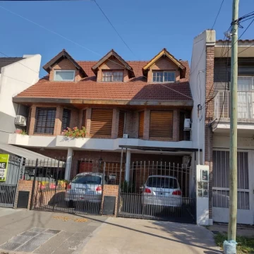 Triplex 5 ambientes venta  Ramos Mejia