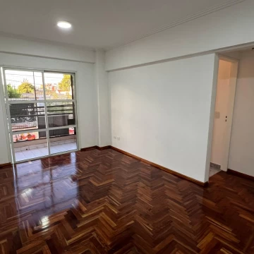 Departamento dos ambientes alquiler Moron