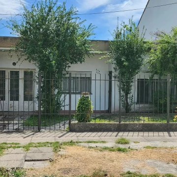 Casa 3 ambientes venta Ramos Mejia