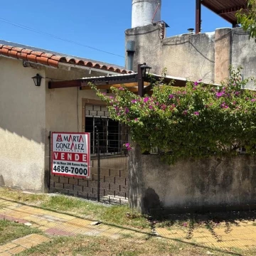 casa 3 ambientes venta Moron