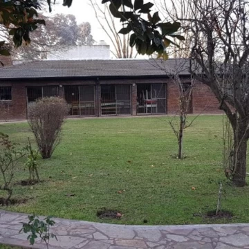 Casa Quinta General Rodriguez venta amplio lote piscina