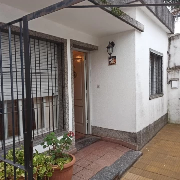 Casa Ph venta  Castelar