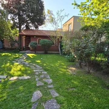 Casa tres dormitorios parque venta Ituzaingó Norte
