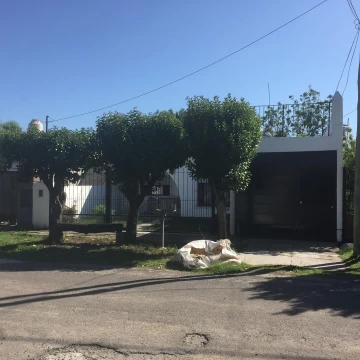 Casa dos dormitorios venta Ituzaingo norte