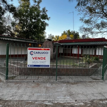 Casa tres dormitorios venta Hurlingham