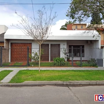 Casa tres dormitorios en Ituzaingó venta