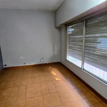Casa americana dos dormitorios venta parque Ituzaingo norte