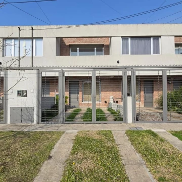 Dúplex de 3 ambientes en ituzaingó Norte en alquiler