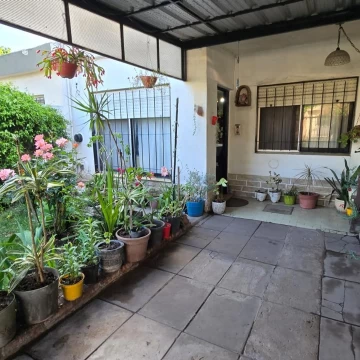 Casa PH dos dormitorios parque Ituzaingo apto credito