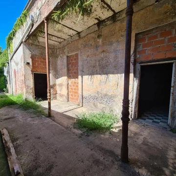 Local deposito zona Estación Ituzaingó venta