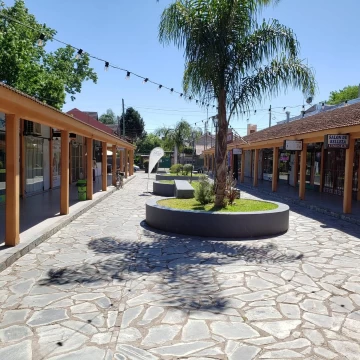 Local venta Ituzaingo Paseo de compras Las cabañas