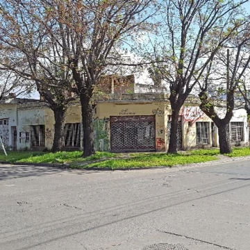 Deposito venta cercano a  Av. Santa Rosa - Ideal inversor