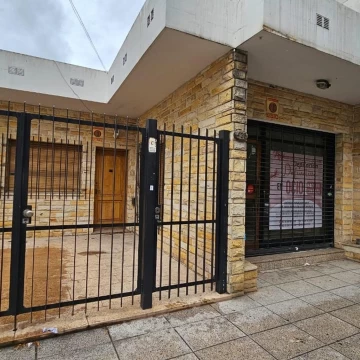 Casa uso profesional, ideal consultorio