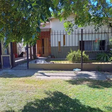 CASA EN VENTA EN MORENO CENTRO