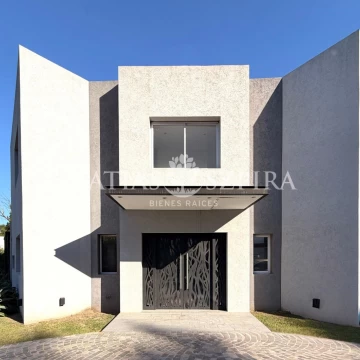 Casa 5 ambientes en venta Barrio Privado Astorga