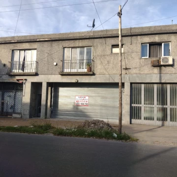 3 locales con 2 viviendas Venta Haedo