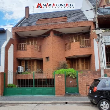 Chalet en Venta en Villa Sarmiento
