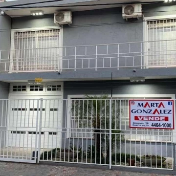 CASA DE CATEGORIA EN VILLA SARMIENTO