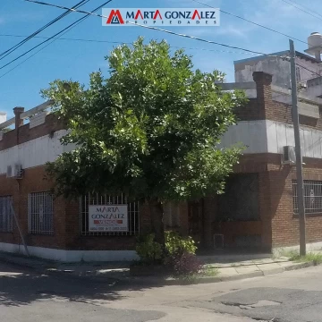 CASA 4 AMBIENTES EN VENTA