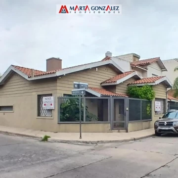 villa sarmiento chalet en planta cuatro ambientes zona ward