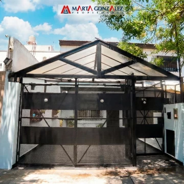 CASA EN VENTA 4 ambientes
