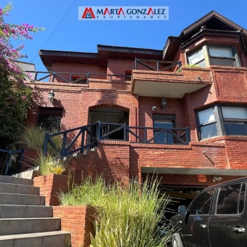 CHALET EN VENTA FONDO CON PISCINA