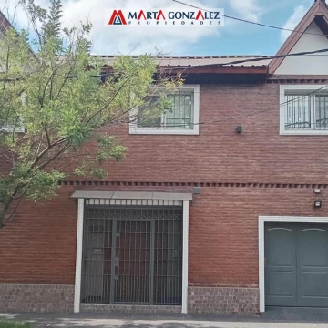 VILLA SARMIENTO , CASA CUATRO DORMITORIOS UNO EN SUITE