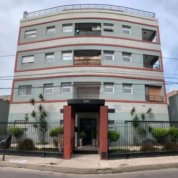 DEPARTAMENTO TRES AMBIENTES CON COCHERA Y BAULERA