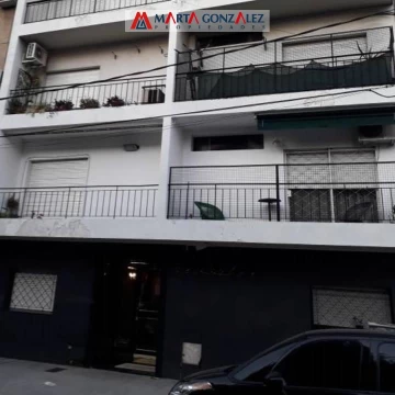 tres ambientes una cuadra de la estación