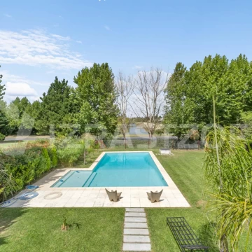 Casa en venta en Estancias del Pilar La Argentina con vista a la laguna
