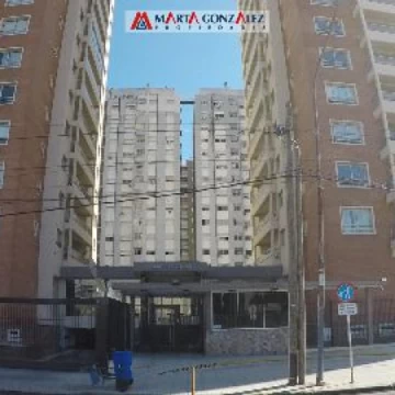 DEPARTAMENTO DOS AMBIENTES CON COCHERA SEGURIDAD 24 HS.