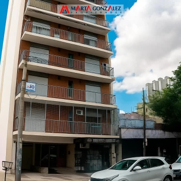 RAMOS NORTE TRES AMBIENTES AL FRENTE CON BALCON