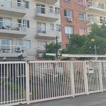 HAEDO NORTE TRES AMBIENTES CON COCHERA