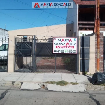 villa sarmiento ph al frente cuatro ambientes con cochera