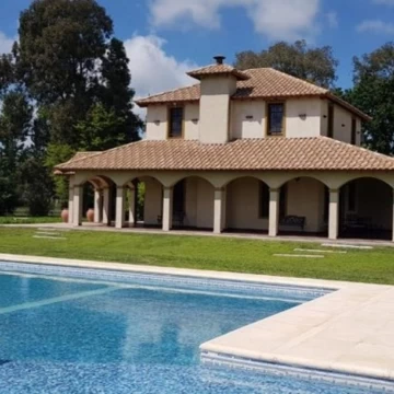 Campo con casa principal en alquiler por epoca de vacaciones