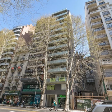 Local Comercial /  Las Heras 2080 - Recoleta