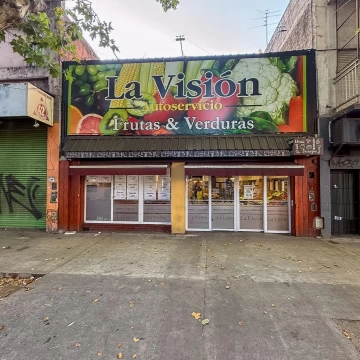 Local sobre terreno propio | Av. comercial | Venta, Urquiza