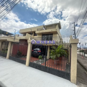 Casa en Venta ESQUINERA 6 DORMT 670M2 EN URDESA (JLR)