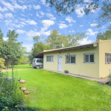 Venta casa 4 ambientes en Barrio Parque Jularó, Exaltacion de la Cruz