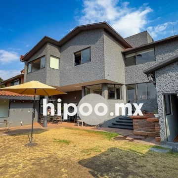 CASA MUY CÓMODA Y CÁLIDA EN VENTA EN BOSQUES DE LA HERRADURA