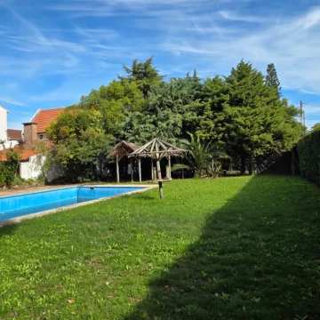 Importante casa en venta. Ranelagh, Berazategui