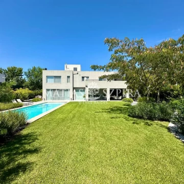 CASA EN VENTA BARRIO PRIVADO TERRAVISTA