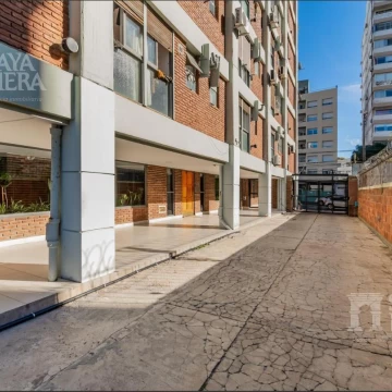 Departamento  en alquiler - Olivos-  2 ambientes piso alto vista al rio
