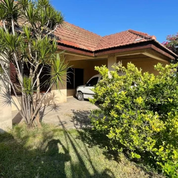 VENTA Casa 3 ambientes con Gran terraza y Jardin 