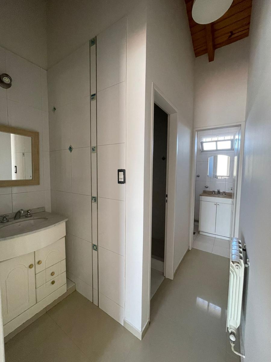ante baño y baño planta alta