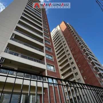 DEPARTAMENTO 3 AMBIENTES EN ALQUILER CON COCHERA