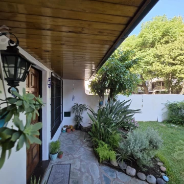 Chalet en Venta en Villa Ballester - 3 dormitorios - Centro.