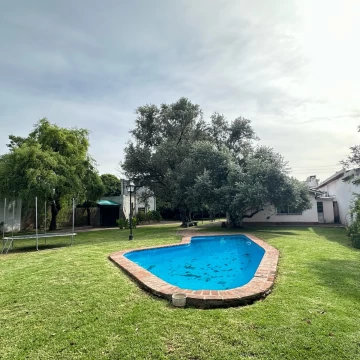 Casa en Terreno de 1876 m2 en Pacheco