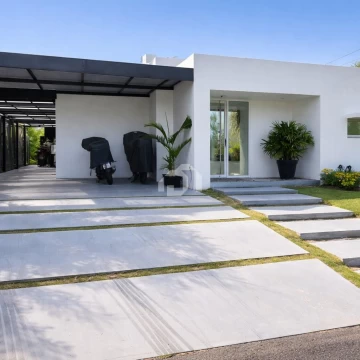 Casa  en Venta en San Eduardo, Pilar del Este, Pilar