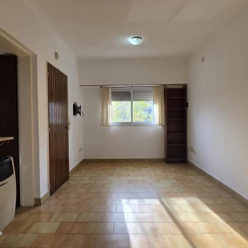 DEPARTAMENTO UN DORMITORIO CON COCHERA CUBIERTA EN VENTA